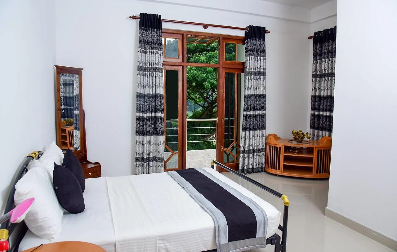 Nice Place Hotel Kandy 5*,
